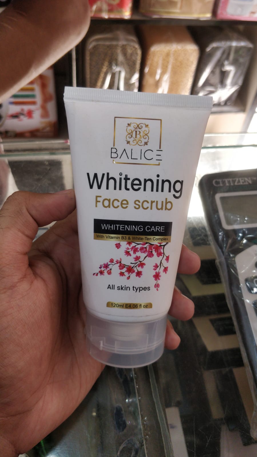 balice-whitening-face-scrub_PD7331