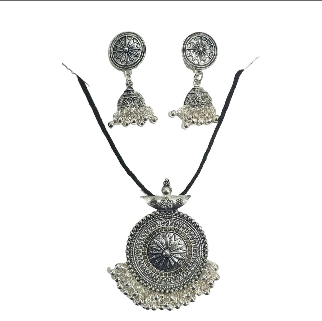 decent-afghani-pendants-with-earrings-for-women-all-ages_PD5539