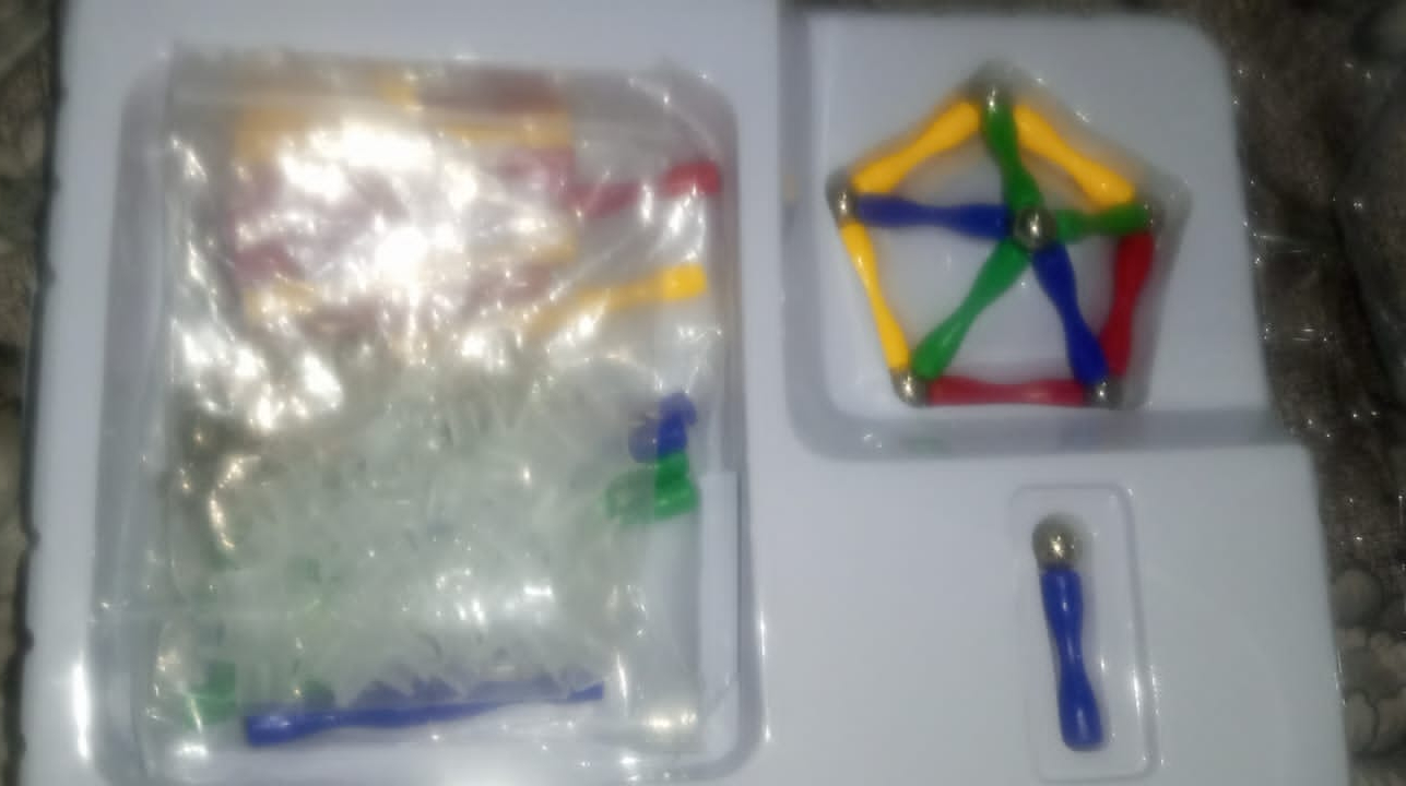 124pcs-magnetic-building-sticks-blocks-toys-magnet-educational-toys-stem-toys-for-kids-and-adult-3d-non-toxic-building-toy-with-storage-bag_PD4795