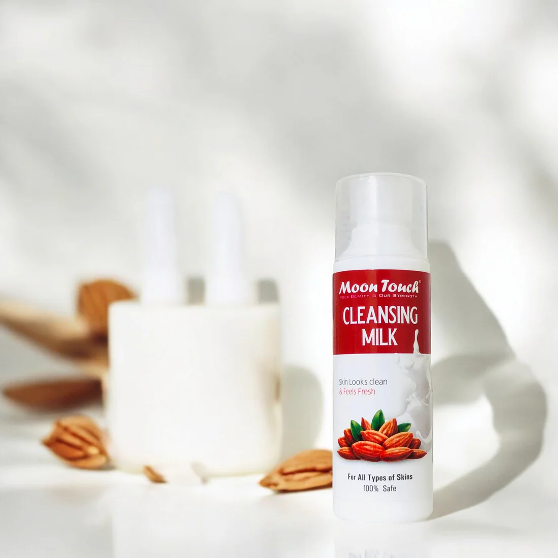 almond-cleansing-milk-100ml-skin-looks-clean-and-feels-fresh_PD5313