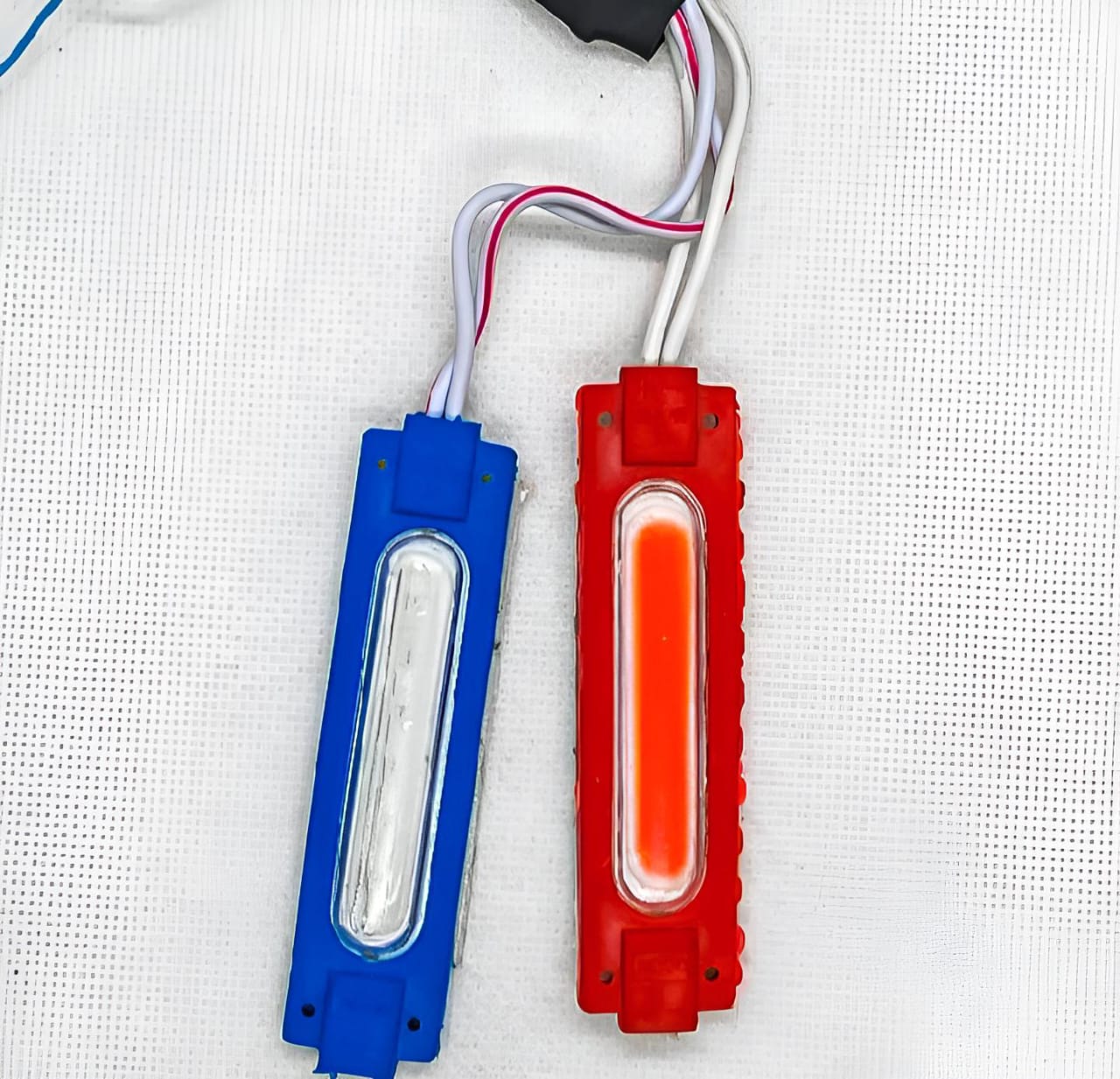 high-quality-red-and-blue-flasher-light-waterproof-12v-led-light-for-bike-and-cars_PD5403