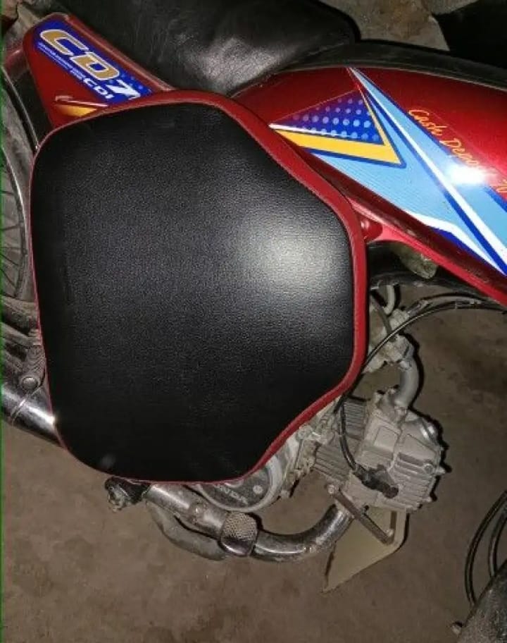 best-bike-seat-cushion-for-back-pain-red-black-waterproof-universal-relaxer-bike-seat-cushion-and-motorcycle-seat-cover-for-all-bikes-red-black_PD5407