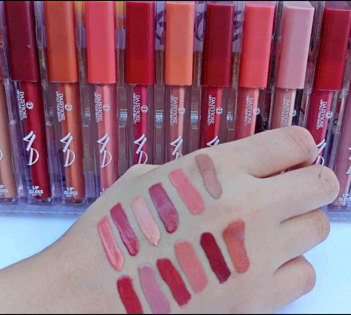 pack-of-12-lip-glosses-daisy-rose-lip-gloss-4d_PD5228