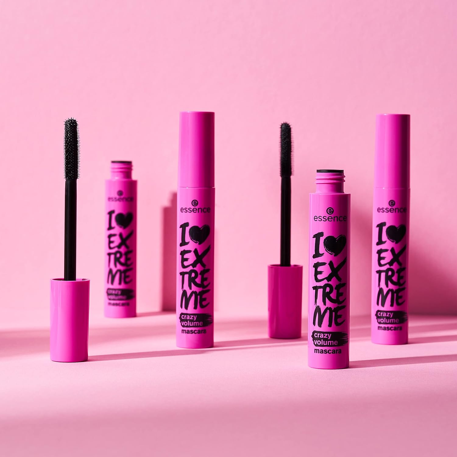 essence-waterproof-volumizing-mascara_PD4924