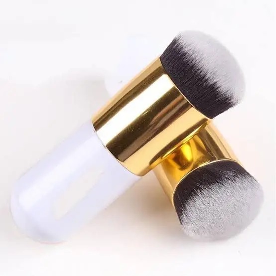 fv-foundation-foundation-brush-deal_PD3979