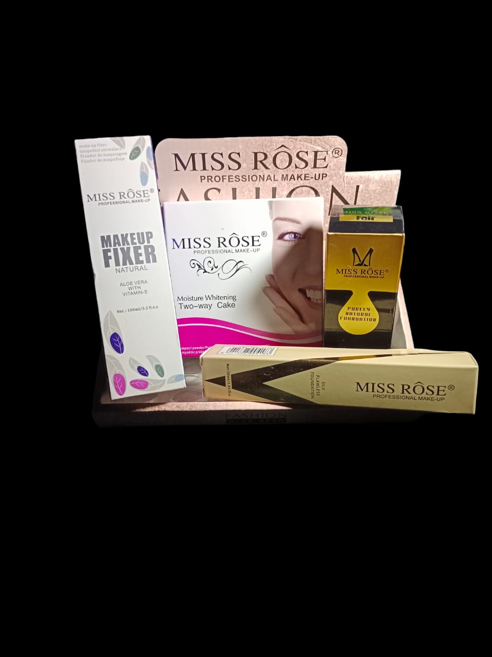 miss-rose-beauty-deal-flawless-coverage-with-whitening-two-way-cake-makeup-fixer-and-silk-flawless-foundation_PD4744