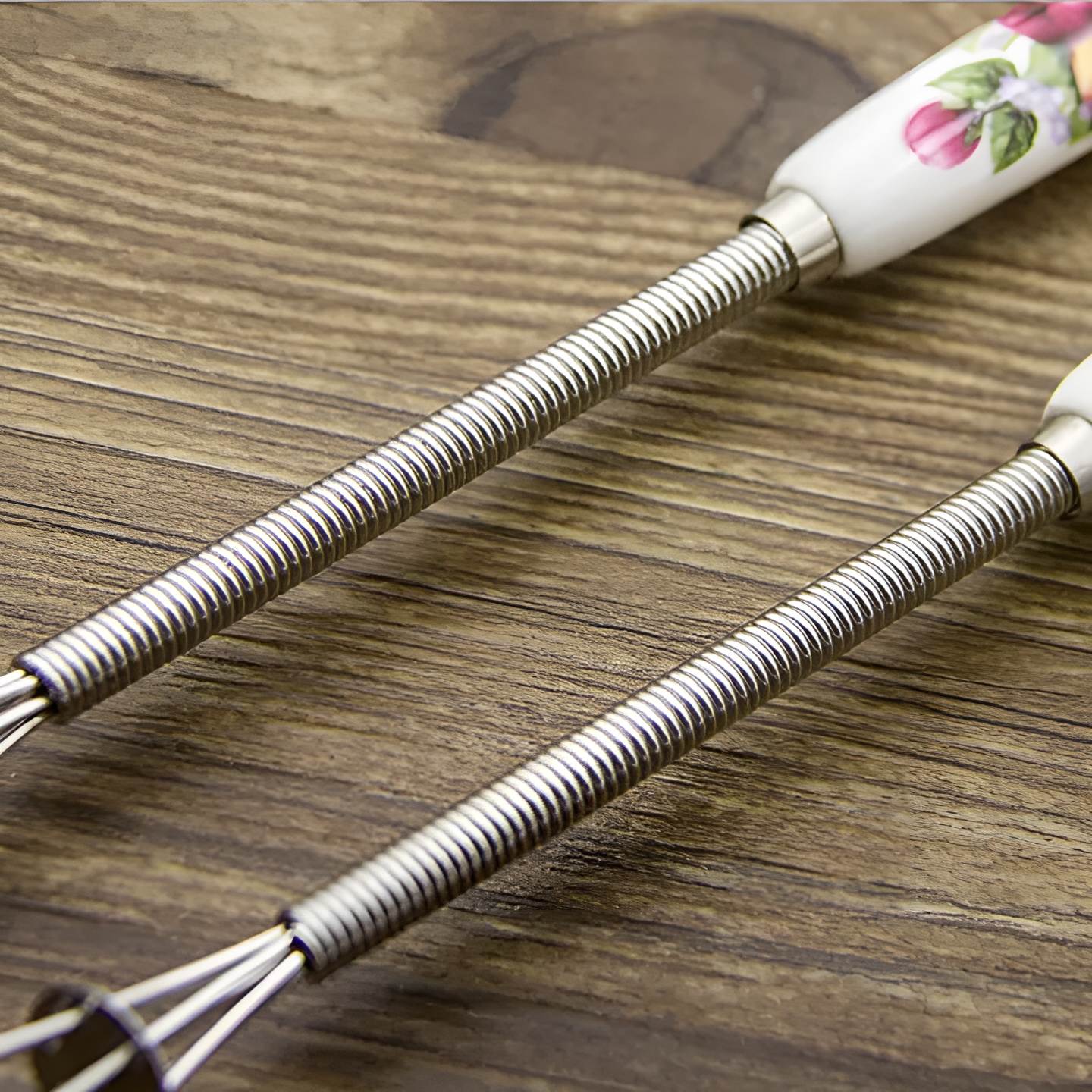 mini-ceramic-flower-print-handle-egg-coffee-milk-cream-beater-hand-mixer-whisk---1-pc-random-whisk_PD4605