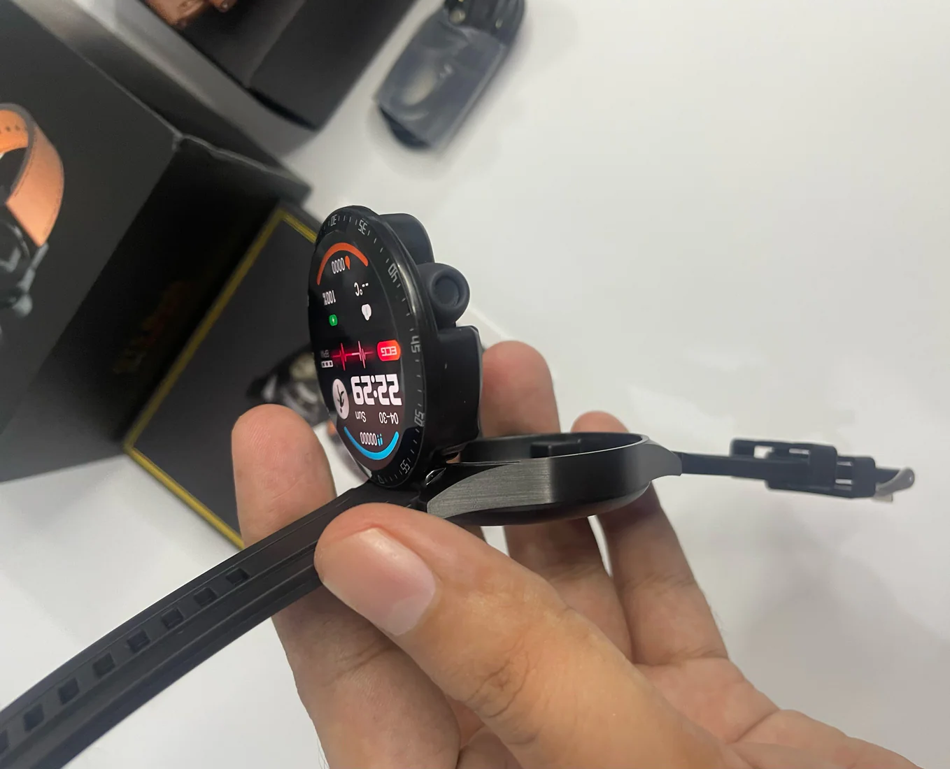 luxury-gt5-buds-2in1-build-in-tws-earpods-round-smart-watch-only-black-dial_PD7558
