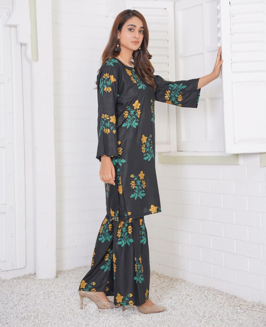 lilen-block-flower-print-2pc-suit-shararah-style_PD2830