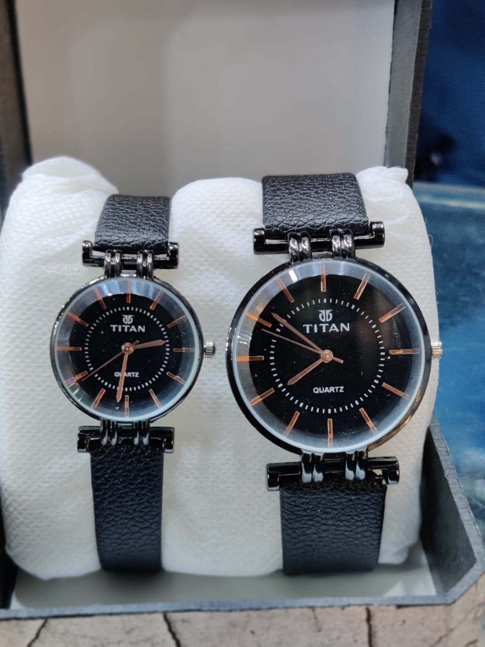 pair-watchesleather-strap_PD1634