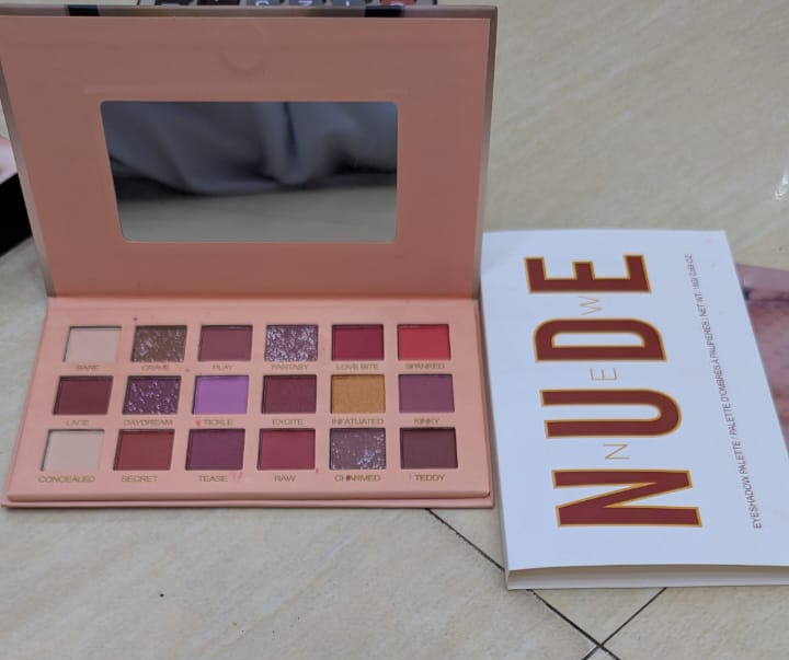 nude-eyeshadow-palette-makeup-for-women_PD1312
