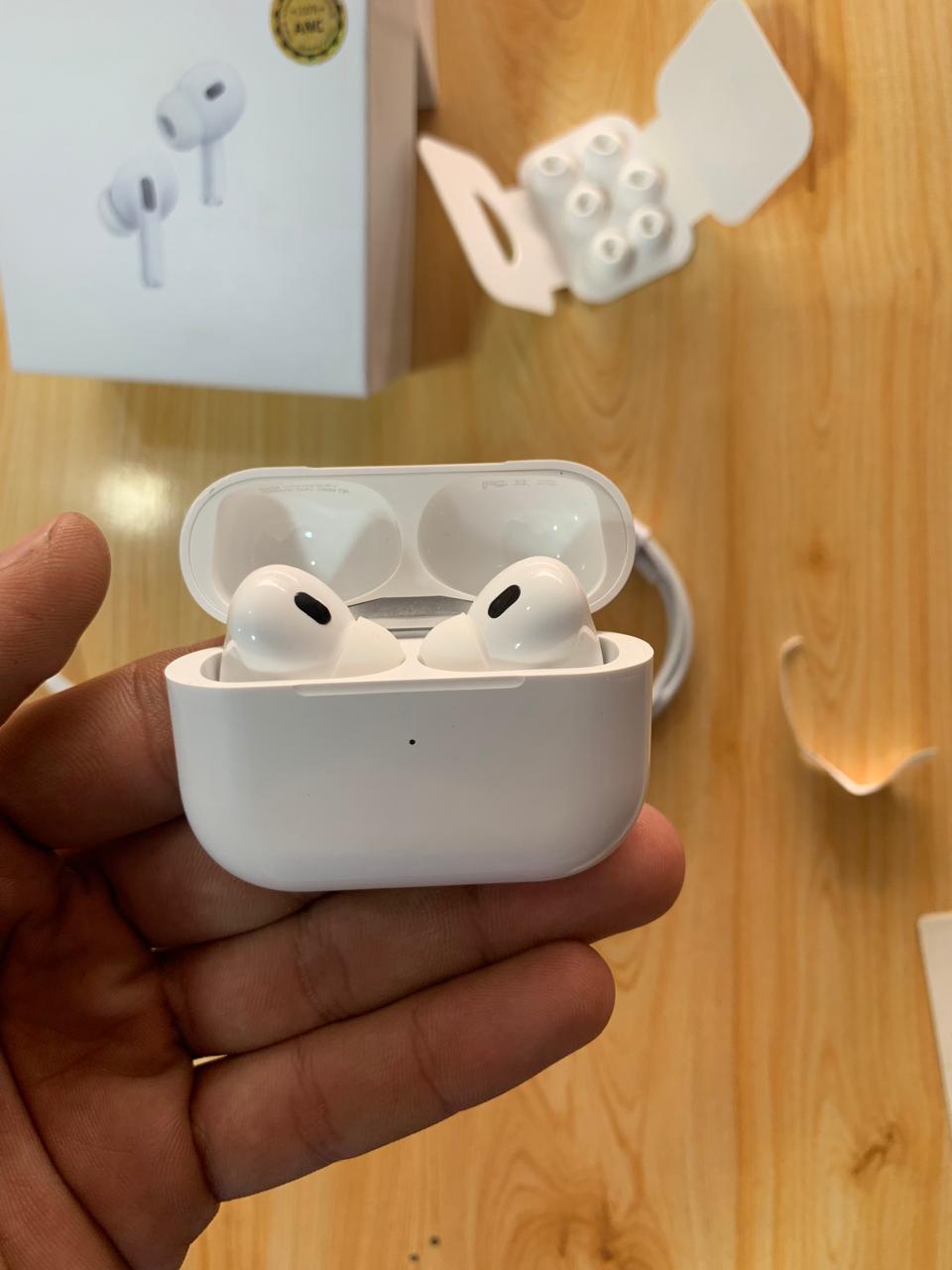 airpods-pro-2nd-generation-platinum-with-anc_PD2210