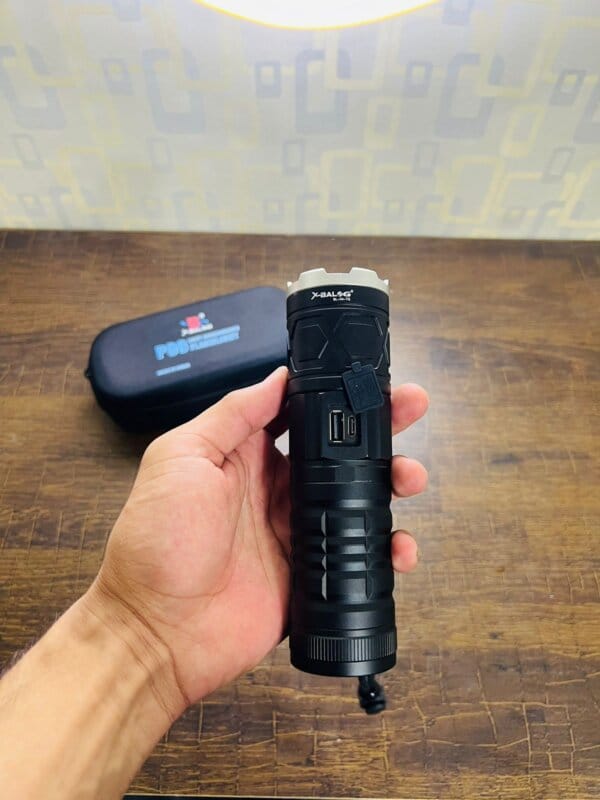 p-90-xball-multifunctional-2km-range-flashlight_PD2358