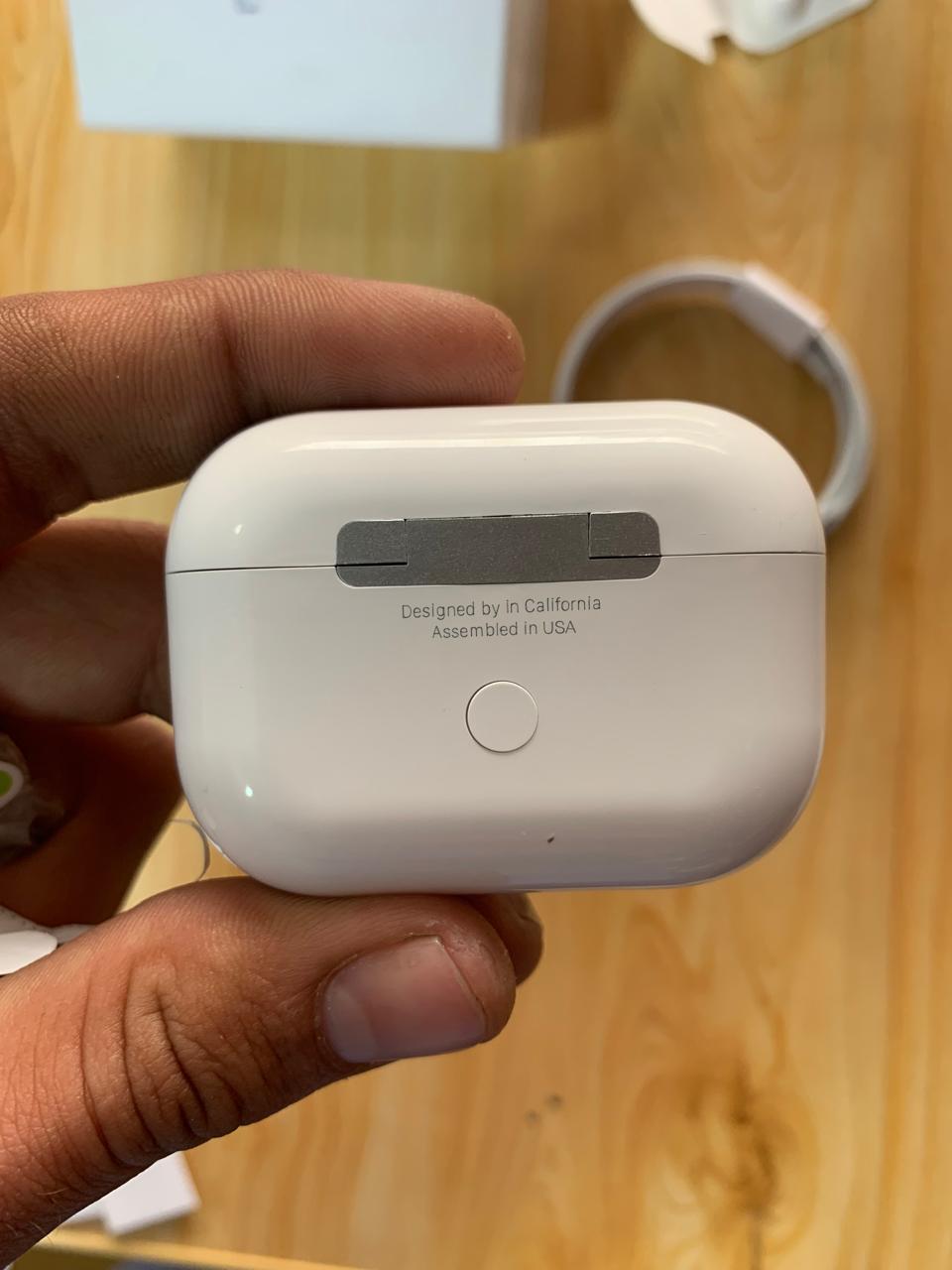 airpods-pro-2nd-generation-platinum-with-anc_PD2210