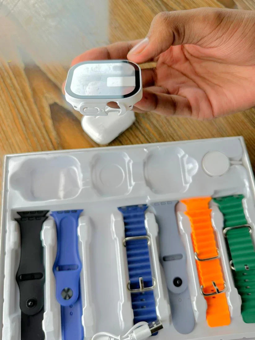 i20-ultra-max-suit-10-in-1-set-smart-watch-7-straps-with-airpords-for-men-and-women_PD454