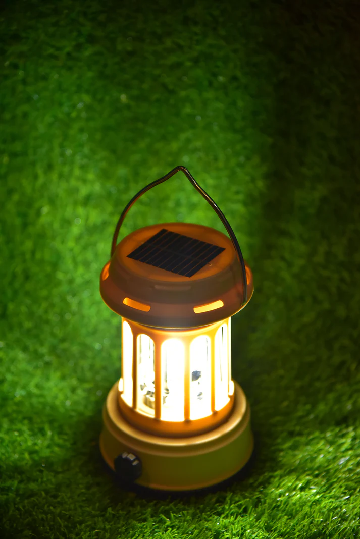 solar-emergency-camping-light-outdoor-lantern_PD2520