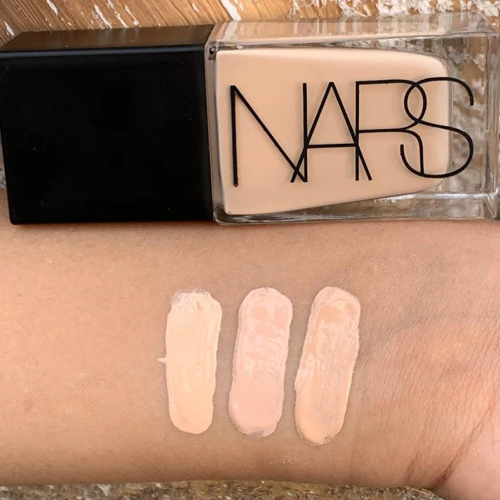 nars-all-day-luminous-weightless-foundation-light-3-gopi_PD2522