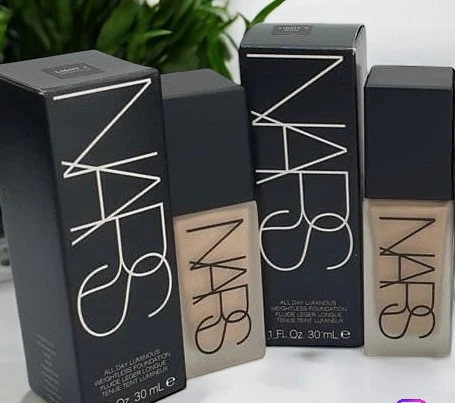 nars-all-day-luminous-weightless-foundation-light-3-gopi_PD2522