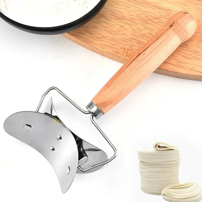 rolling-dough-cutter-dumpling-making-tool-kitchen-cutter-roller-wood-handle_PD1033
