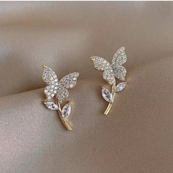 golden-butterfly-flower-style-zircon-studs-for-women-girls_PD2402