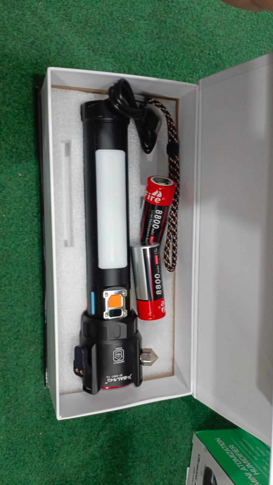 rechargeable-led-flashlight-amp-emergency-tool-fa-sy2407-123613_PD697