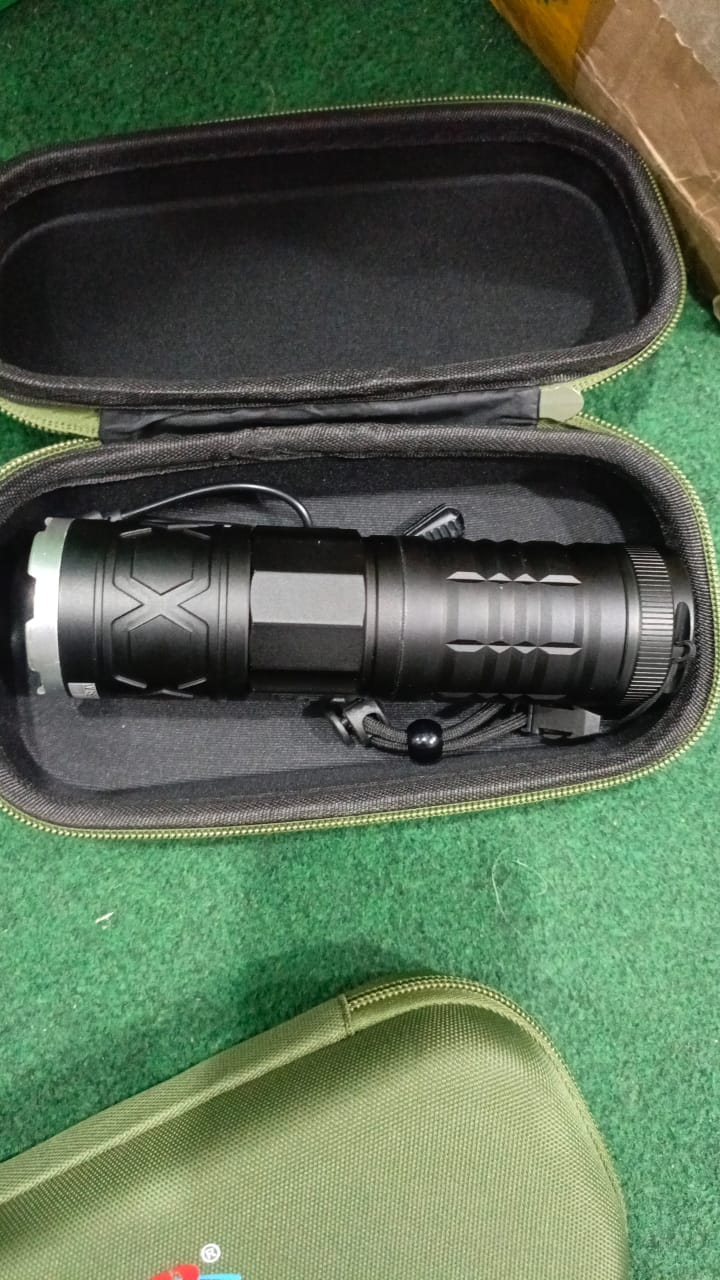 p-90-xball-multifunctional-2km-range-flashlight_PD2358