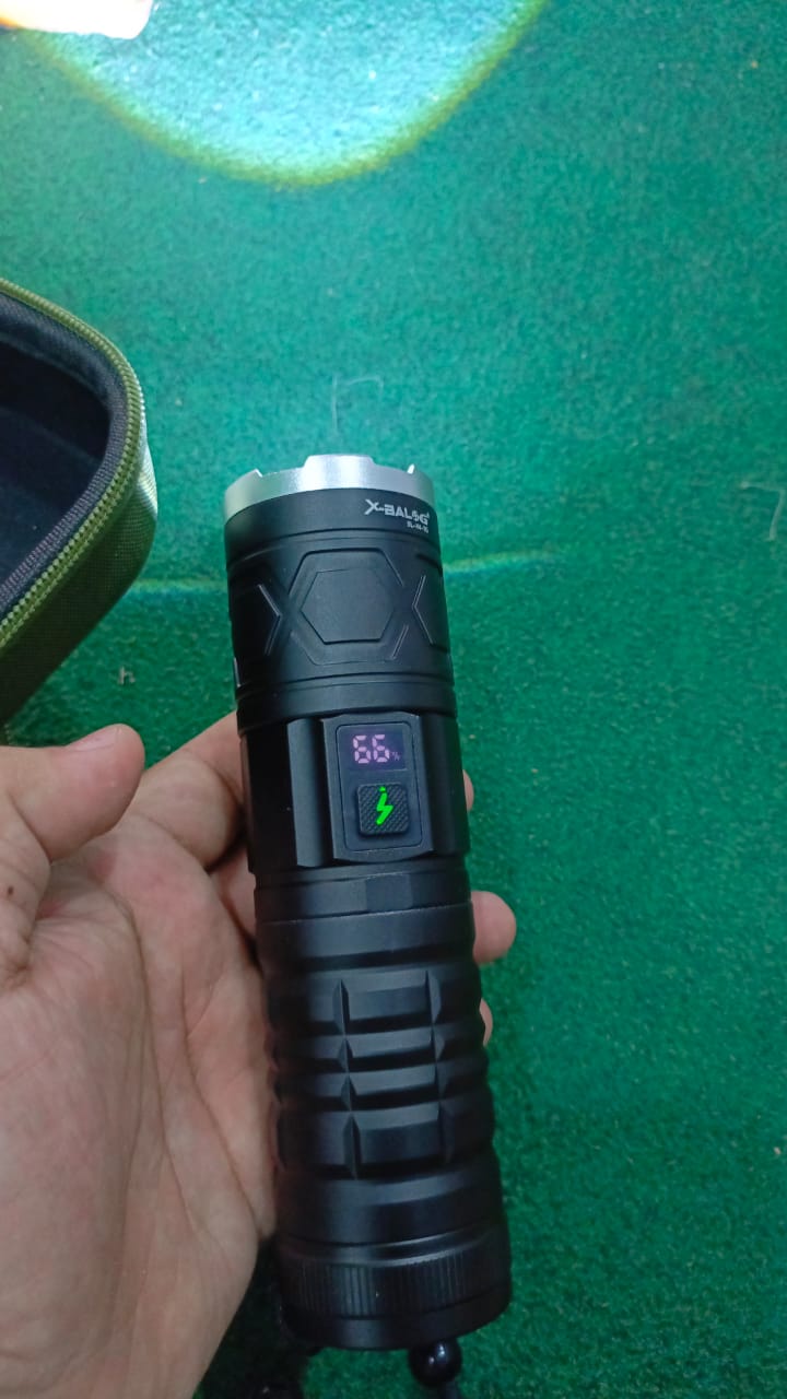 p-90-xball-multifunctional-2km-range-flashlight_PD2358