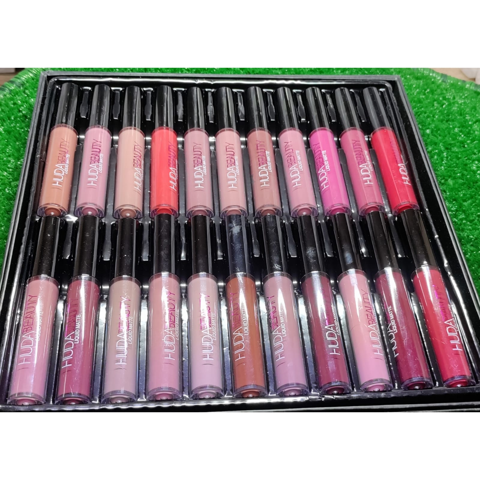 pack-of-2-liquid-matte-lipgloss-random-shades_PD2321