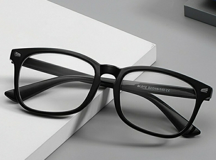 classical-glasses-premium-transparent-glasses-stylish-amp-versatile-eyewear-for-men-and-women_PD384
