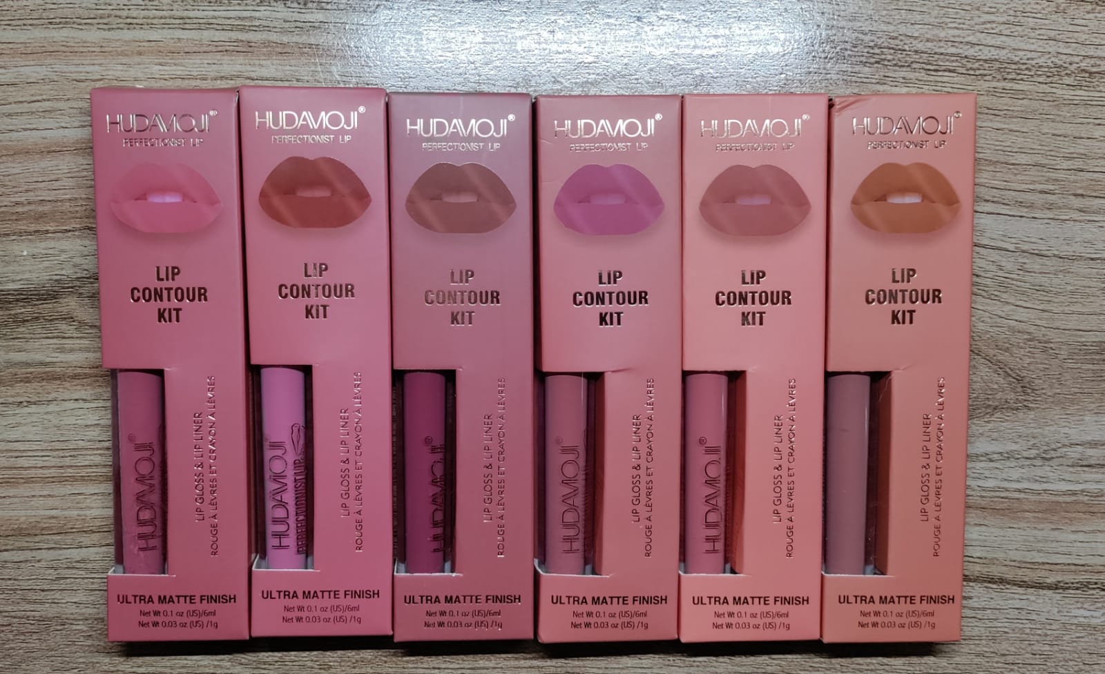 hudamoji-ultra-matte-finish-lip-gloss-and-lip-liner-lip-contour-set_PD2090