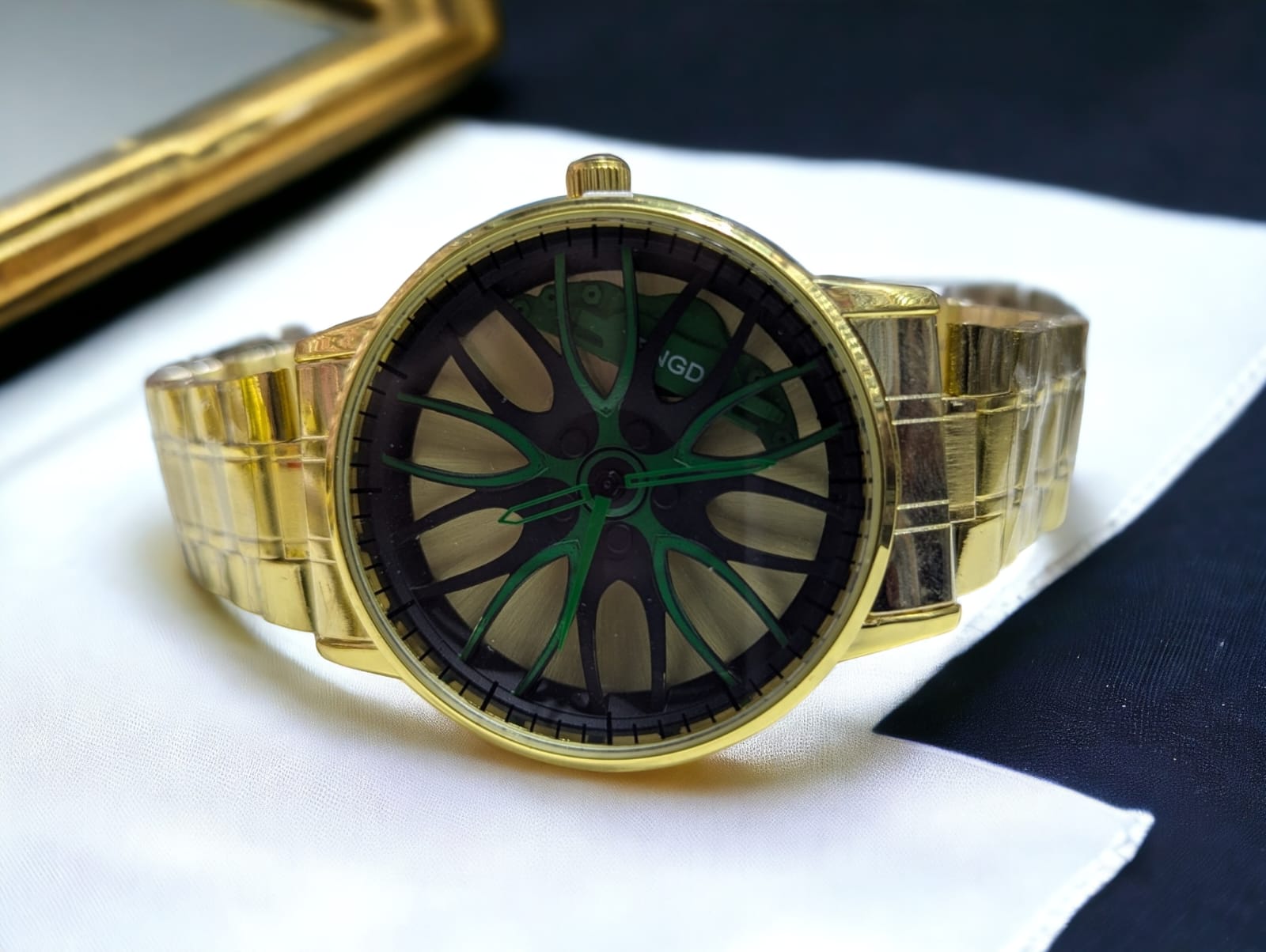 golden-ferarri-rim-watch-for-mens-golden-chain-with-random-mix-dials_PD429