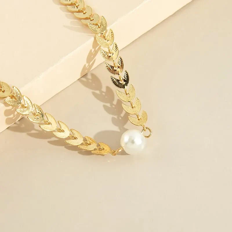 pearl-amp-leaf-pendant-korean-beautiful-pendent-golden_PD1727