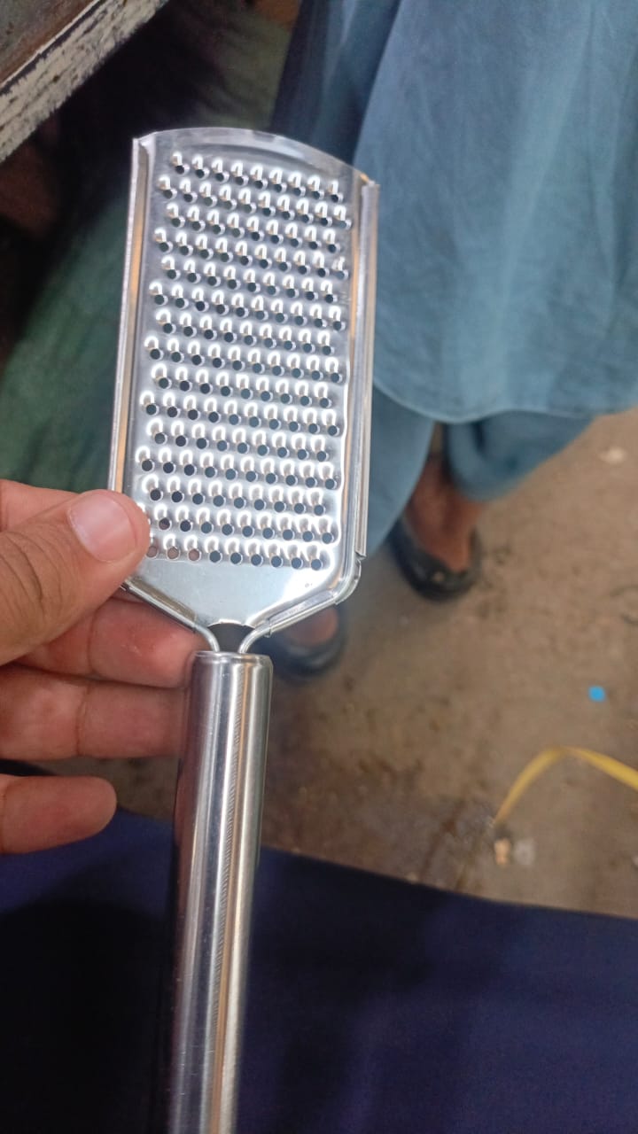 multifunctional-stainless-steel-garlic-grater-peelers-for-kitchen_PD126