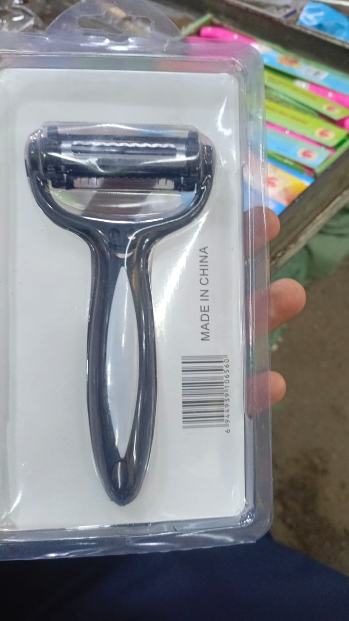 cyclone-knife-3-in-1-roto-the-3-in-1-vegetable-peeler-is-a-versatile-kitchen-tool-designed-for-multiple-peeling_PD125
