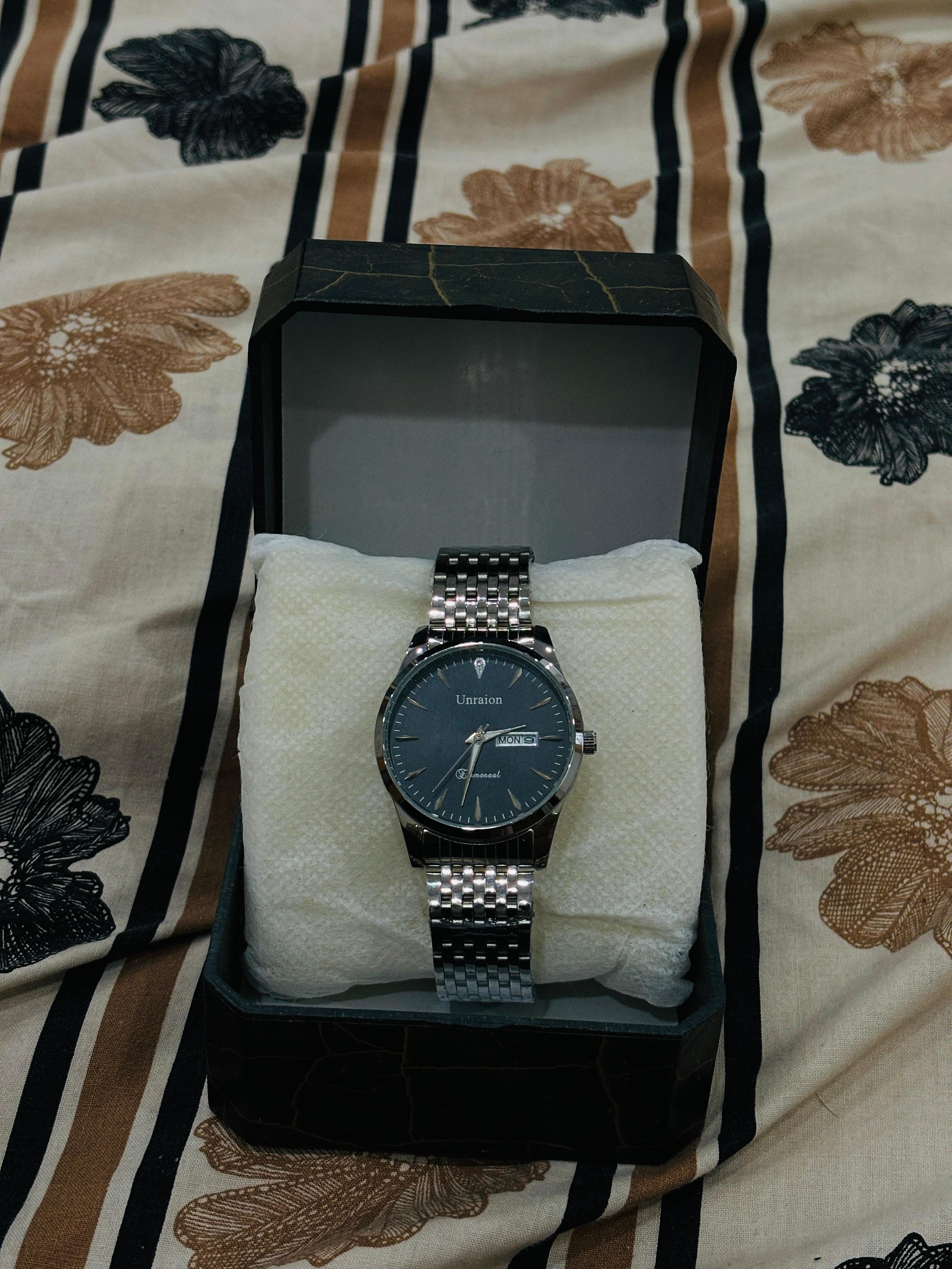 chain-round-gents-stainless-steel-watch-without-box_PD6780