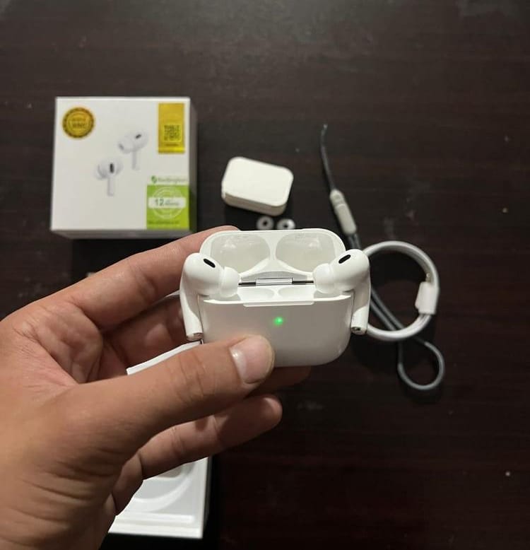 airpods-pro-platinum-with-anc-white-with-active-noise-cancellation-anc_PD8069