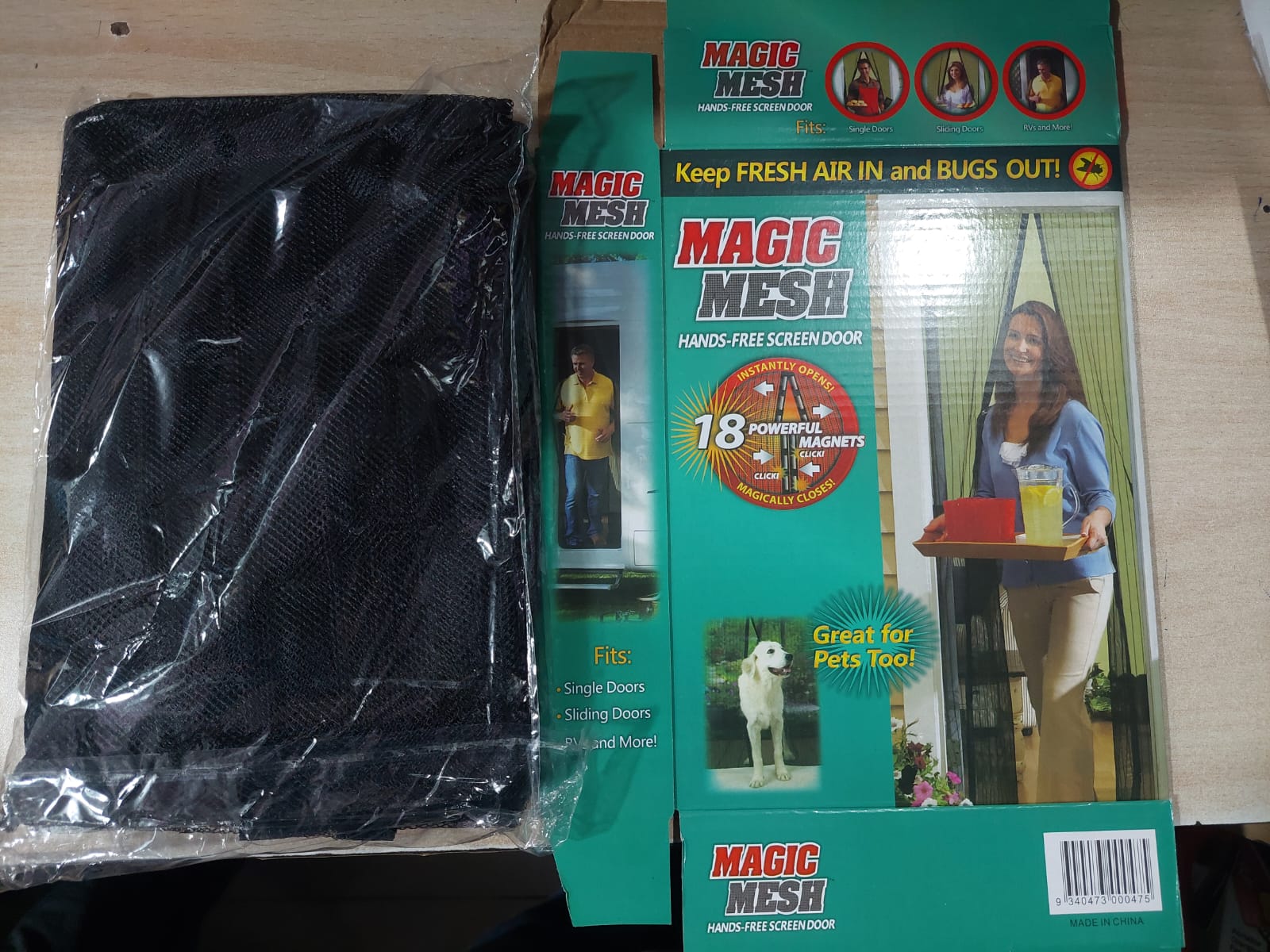 magic-mesh-deluxe--hands-free-magnetic-screen-door-mesh-curtain-keeps-bugs-out_PD1199