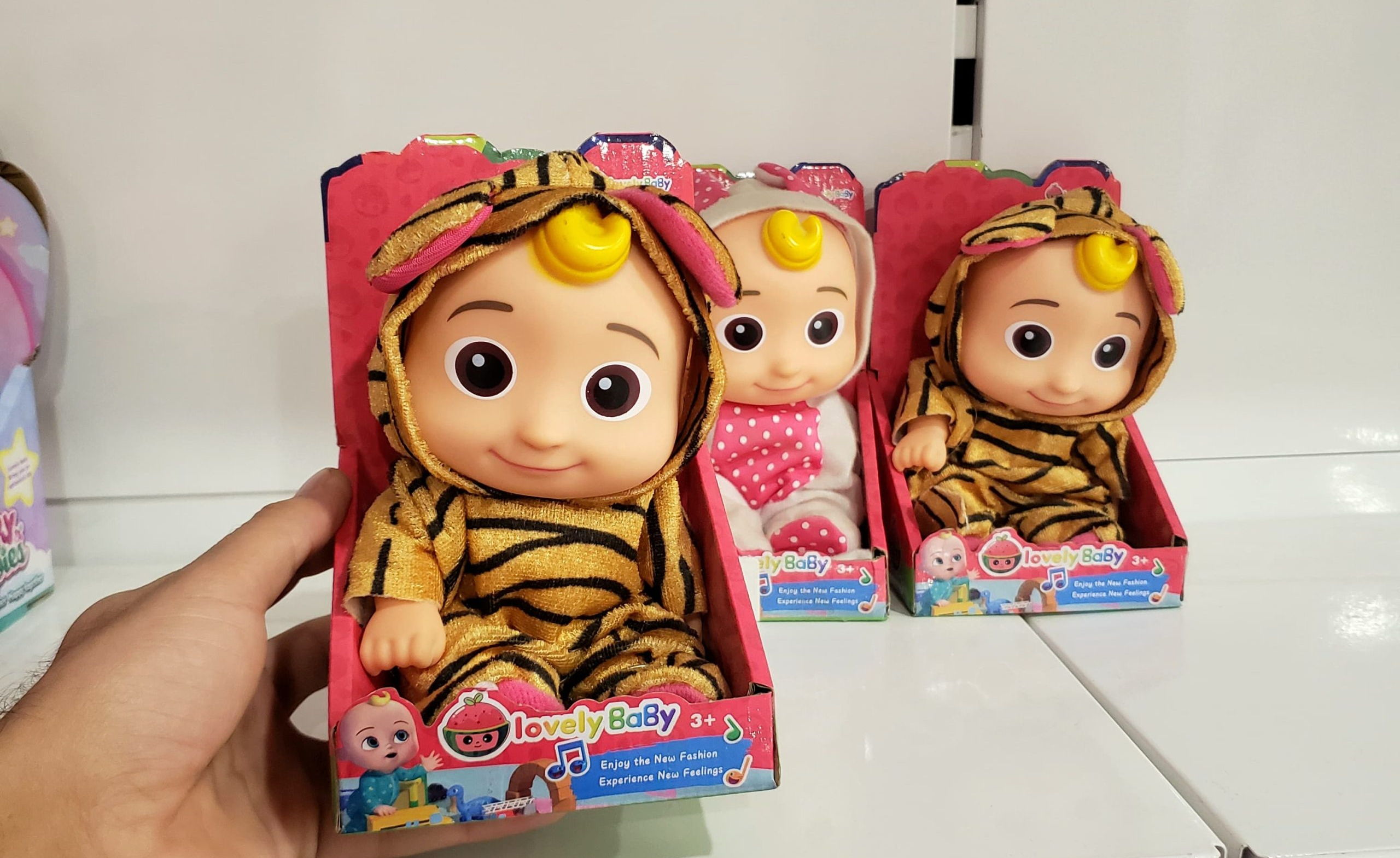 cocomelon-baby-musical-8-inch-cocomelon-doll-random-doll_PD7461