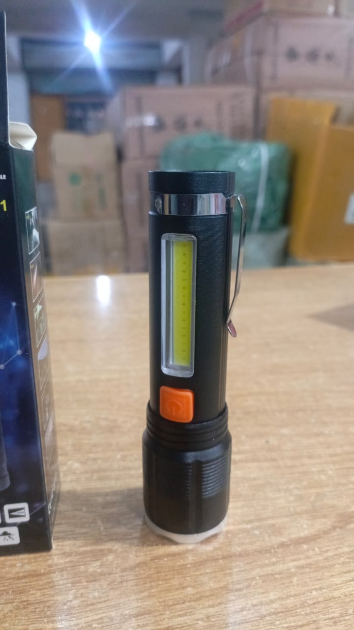 p50-super-light-rechargeable-flashlight---super-bright-led-light---zoomable-rechargeable-torch-3-mode_PD930