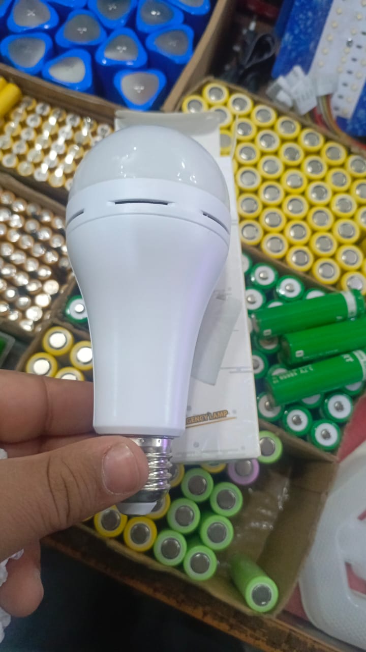 4500mah-rechargeable-led-bulb-20w-rechargeable-led-energy-saving-lamp-acdc-bulb_PD724