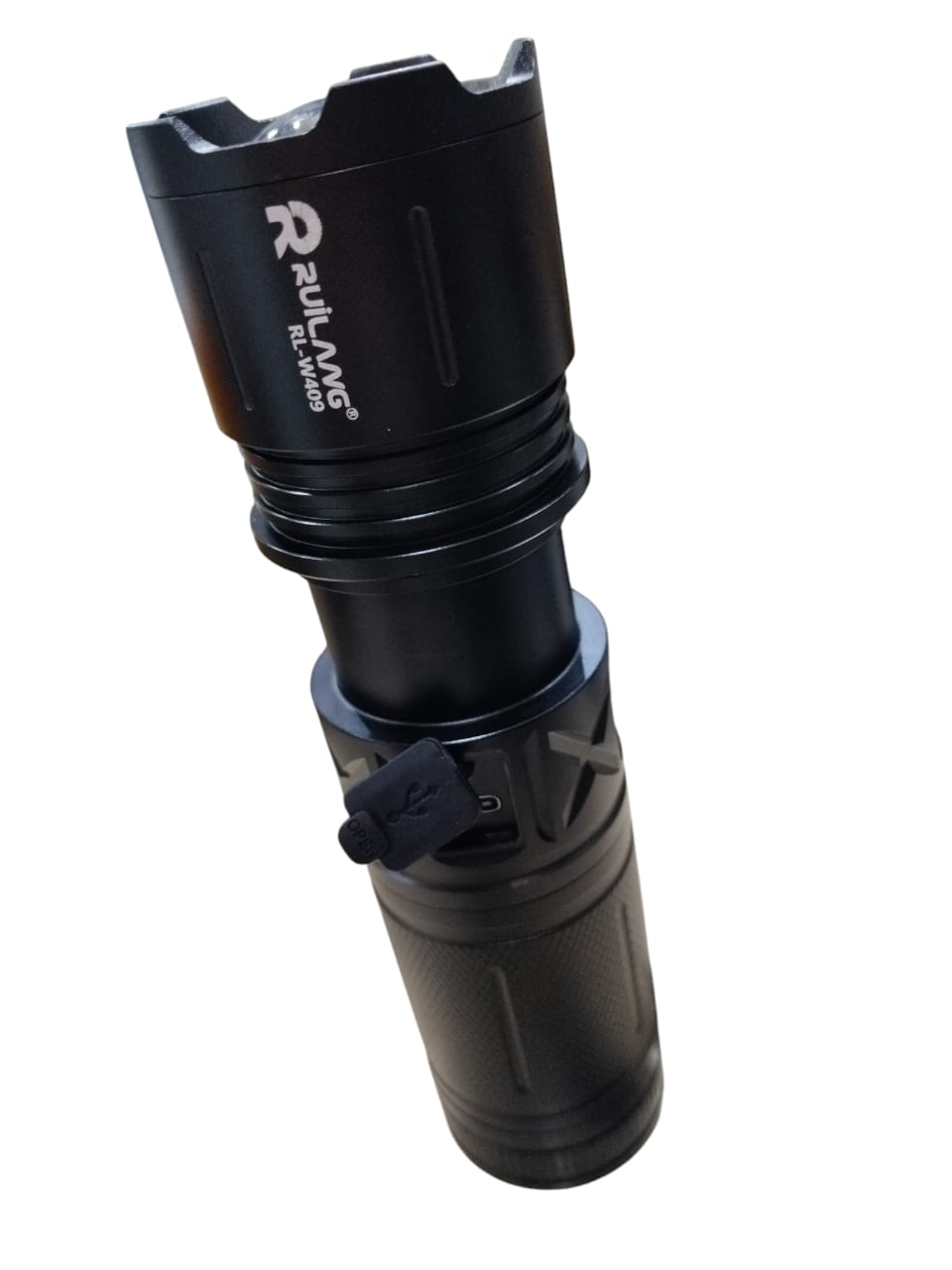 p90-imported-super-bright-rechargeable-torch-powerful-1-km-long-range-led-flashlight_PD417