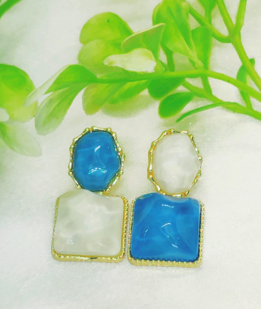 imported-elegant-blue-and-white-resin-statement-earrings-timeless-design-with-a-modern-twist-for-women-jewelry_PD233