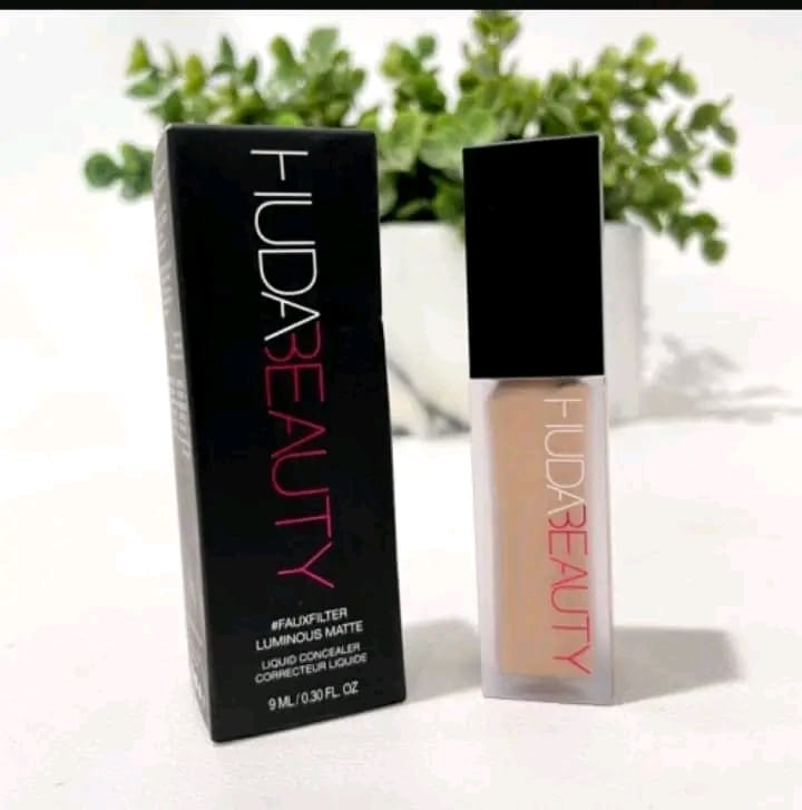 huda-beauty-makeup-foundationc-waterproof-super-long-wear-24hr_PD127