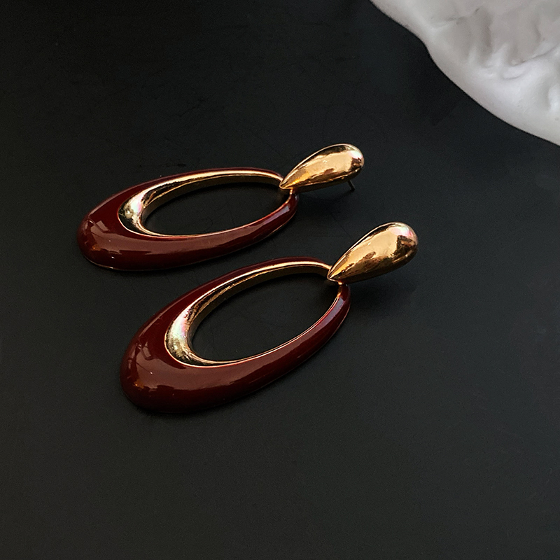 imported-sophisticated-gold-plated-oval-drop-earrings-modern-elegance-redefined-earrings-for-girls-amp-women-luxurious-feeling_PD66