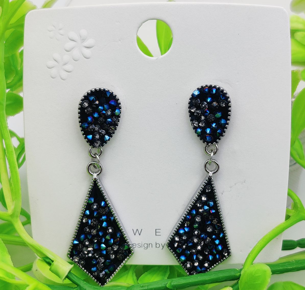 imported-radiant-black-crystal-drop-earrings-dazzling-elegance-for-every-occasion_PD10