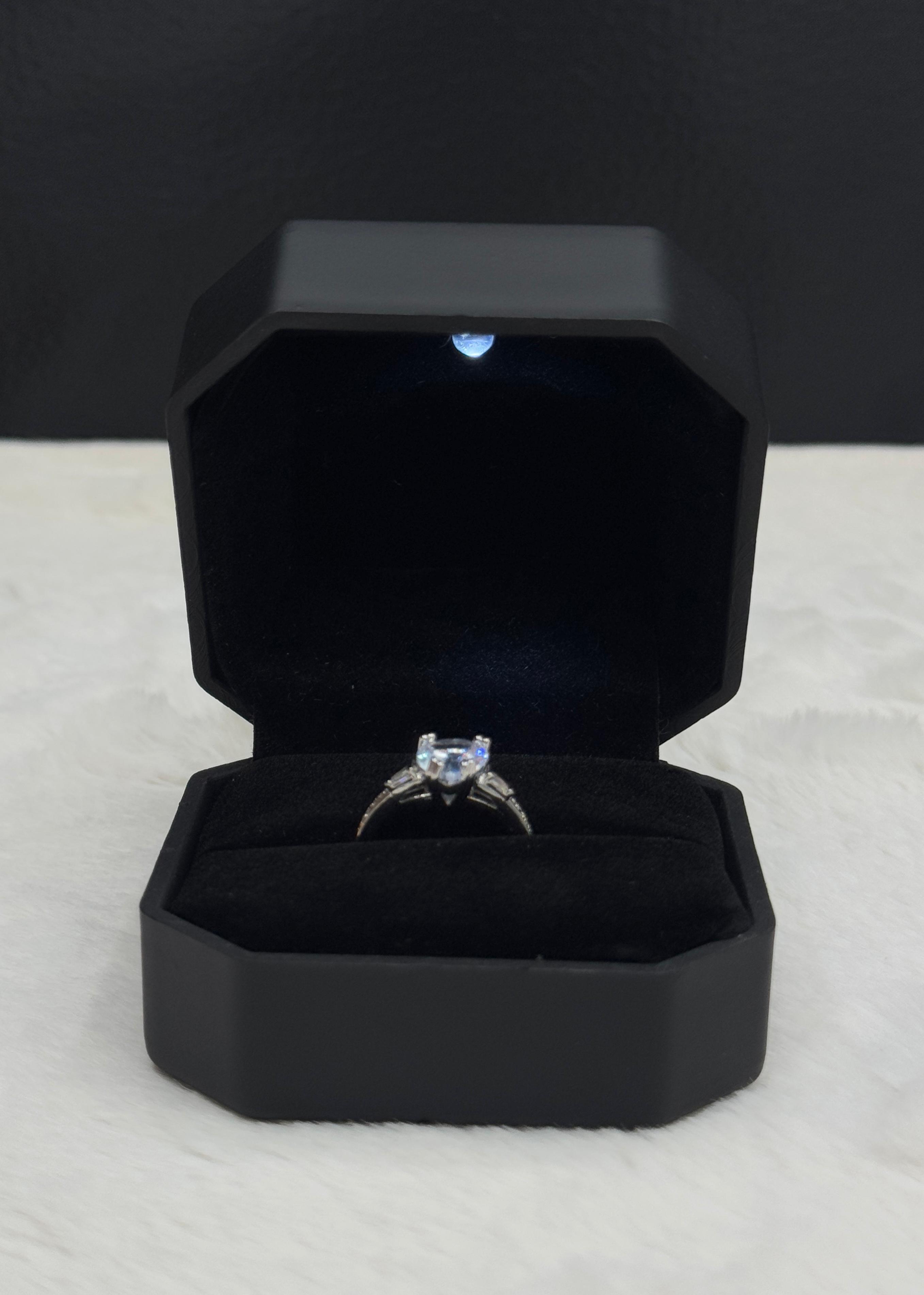 diamond-shape-luxury-quality-adjustable-ring-with-box_PD7761