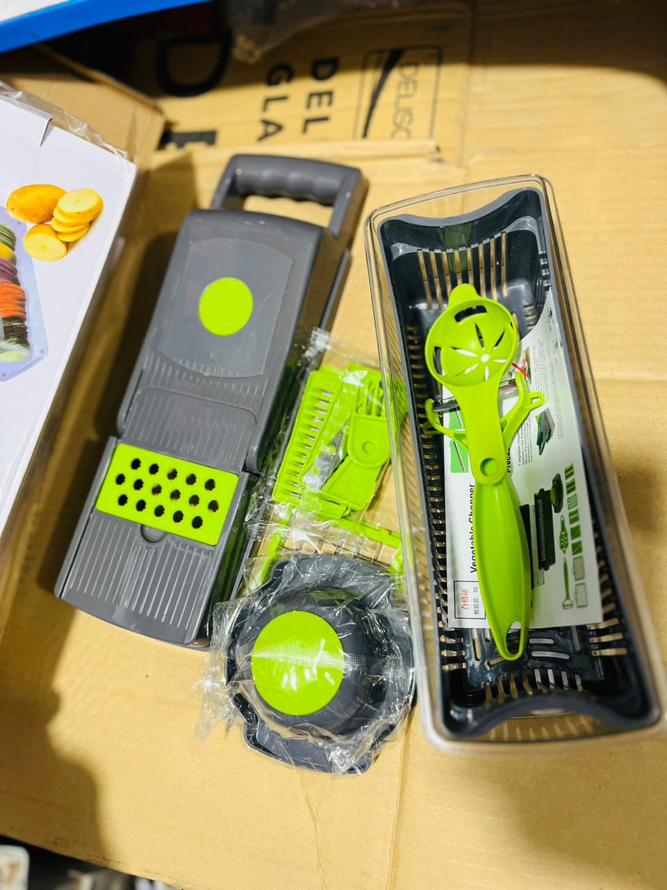 12-in-1-multifunctional-vegetable-slicer-cutter-shredders-slicer-with-basket-fruit-potato-chopper-carrot-grater_PD7661