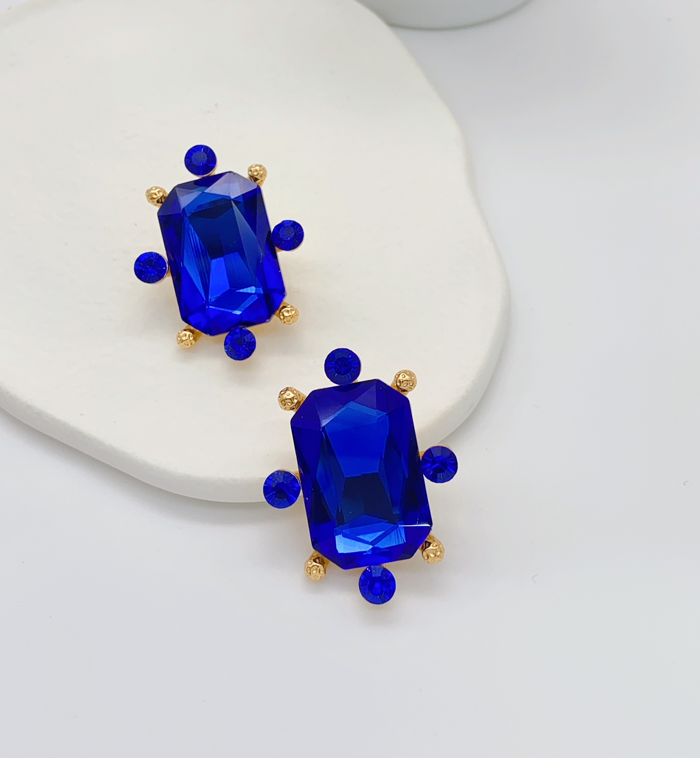 imported-royal-blue-radiance-statement-earrings-bold-elegance_PD100