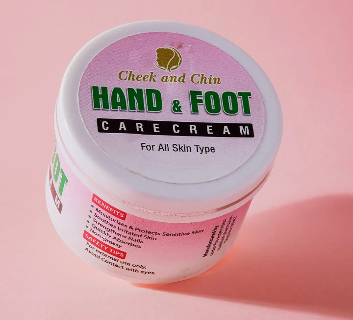 hand-amp-foot-care-cream-moisturizes-and-protect-sensitive-skin_PD8393